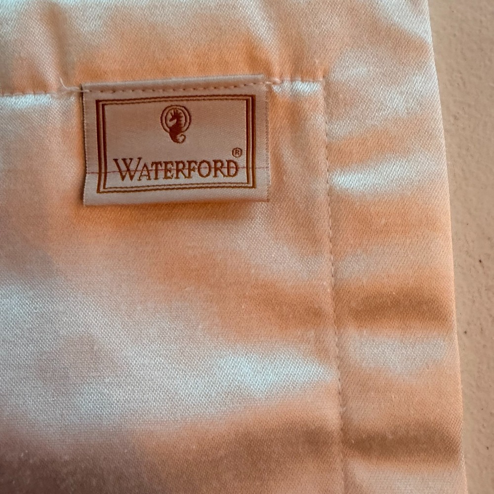 WATERFORD LINENS CROSSHAVEN 4 PLACEMATS SET IVORY Quiet Luxury Mothers Day